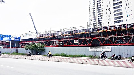 The 1st metro in HCMC-Line No.1 starts at the Ben Thanh Market and ends at Suoi Tien Park. 