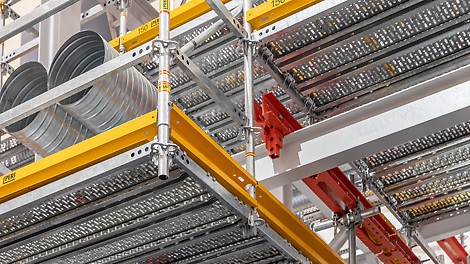 Our PERI UP Scaffolding Kit is the key to successful industrial scaffolding projects. The constant metric grid and the versatile use of core components of our PERI UP Industrial Scaffolding ensure particularly high material utilization, assembly speed and flexibility. Complex technical systems or special building geometries can be scaffolded easily.