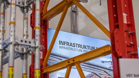 With our product portfolio for the infrastructure sector, we cover a high variety of applications. A special highlight: the combination of the VARIOKIT Engineering Construction Kit with the PERI UP Scaffolding Kit.