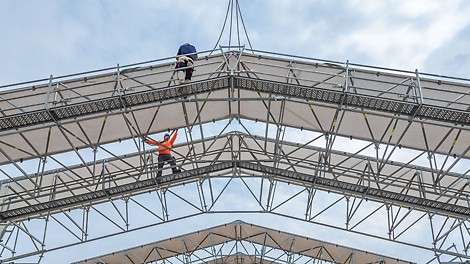 PERI Weather Protection Roof - mounting a girder segment 