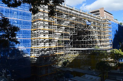 Viaducto calle Bailén, Madrid - Para la rehabilitación del viaducto, uno de los iconos de la ciudad de Madrid, se levantó un andamio modular tipo PERI UP Rosett.
