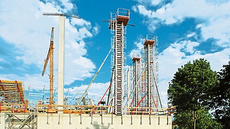 RAPID系统可为11.7米高的柱子立模；系统较高的承载能力，保证了快速的浇筑过程。