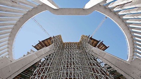 Temple of Divine Providence - 24-metre high shoring was erected at the main entrance of the temple Temple of Divine Providence, Warsaw, Poland - With the help of the PERI UP Rosett modular scaffold system, 24-metre high shoring was erected at the main entrance of the temple. Even at large heights, up to 40 kN per leg could be safely and reliably transferred.