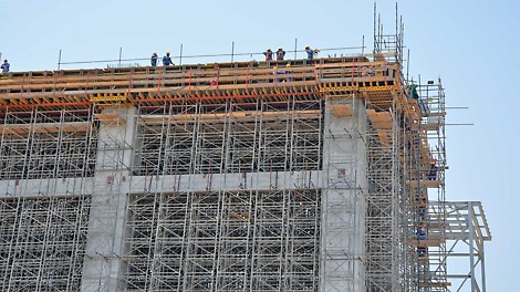 2m x 2m columns with a slab thickness of 2m at 31m high