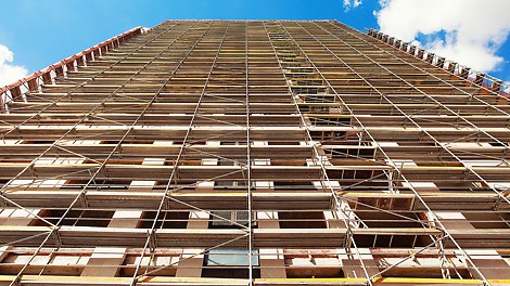 Система модульных лесов PERI UP Flex - это надежные конструкции с высокой несущей способностью для организации безопасных фасадных работ.