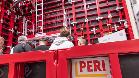 Visitors to the PERI exhibition hall at the bauma can gain insight into the future of MAXIMO Panel Formwork. Thanks to a comprehensive facelift, the MAXIMO Panel Formwork now masters the balancing act between efficiency and sustainability for a wide range of applications.