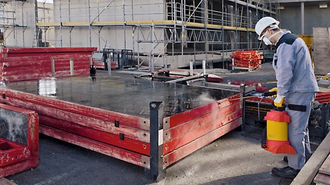 Pflege von Schalungsplatten 