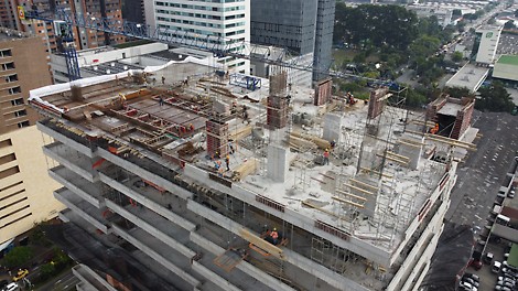 Sistemas de encofrado LIWA y HANDSET ALPHA para muros, pantallas y columnas.