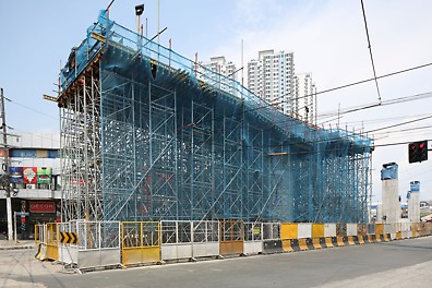 The Metro Manila Skyway Stage 3 project is an elevated express-way with a distance of about 14.82 kilometers. Linking SLEX to NLEX, the South Expressway(SLEX) with the North Expressway (NLEX), running through the heart of Manila.