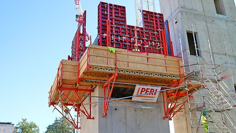 Uusi Lastensairaala, Helsinki 11 kappaletta kuiluja valettiin valmiiksi esiasennetuilla CB 240 –työtasojärjestelmillä yhdessä MAXIMO-järjestelmämuotin kanssa.