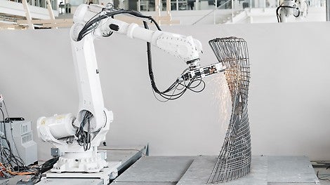 The innovative MESH technology is among the finalists in the digitalisation category of the bauma Innovation Award. The MESH technology makes it possible to produce complex or curved reinforcement cages, which in the past were manufactured with elaborate manual work, through an automated prefabrication process. (Photo: MESH AG)