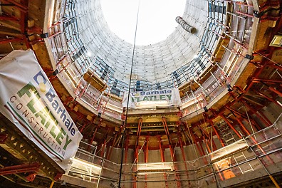 We supported the construction of the secondary lining with: SCS Climbing System, RCS MAX Rail Climbing System, VARIO GT 24 Girder Wall Formwork, PERI UP Flex Stair 100/125.<br/>