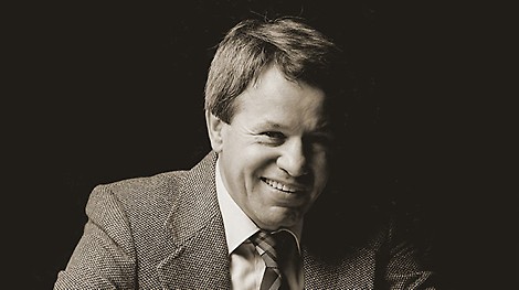 Unternehmensgründung <p>Artur und Christl Schw&ouml;rer gr&uuml;nden&nbsp;PERI. Ziel des Unternehmens ist die Rationalisierung des Betonbaus. Die Arbeiten am Bau sollen einfacher, schneller und sicherer werden. Auf einem 6.000 Quadratmeter gro&szlig;en Werksgel&auml;nde in Wei&szlig;enhorn (Bayern) entsteht die erste Produktionshalle f&uuml;r den Holzgittertr&auml;ger T 70.</p><br/>