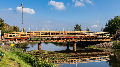 Brug volledig opgebouwd uit VARIOKIT bekisting van PERI.