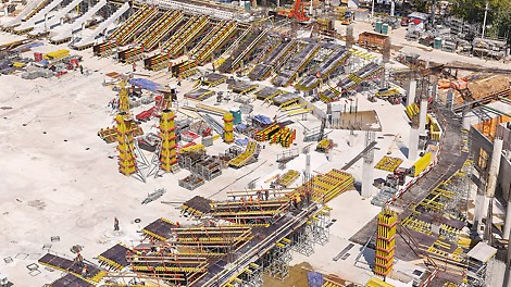 Особая технология бетонирования, предложенная специалистами PERI, позволила возвести подтрибунные балки быстро и с отклонением поверхностей не более 2-3 мм на всю длину конструкции.