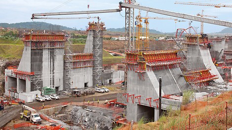 Lock facilities, Panama Canal, Panama - PERI is supporting the "construction project of the century" with the planning and delivery of huge quantities of formwork and scaffolding systems.