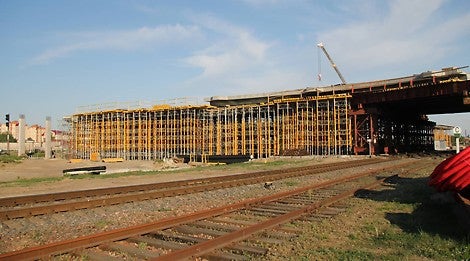 Ведение строительства без остановки движения по железно-дорожным путям