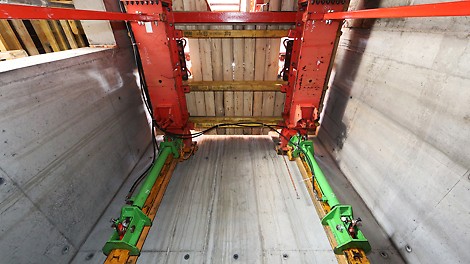 Подъем системы ACS осуществляется гидравликой без использования крана.