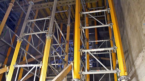 Suomenlahdentien kansi, Espoo Maanalaisten tilojen jälkituentaa MULTIPROP-holvituilla.<br/>