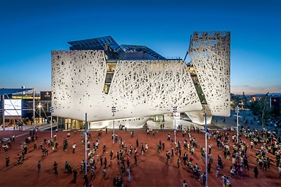 Palazzo Italia世博会场馆:Nemesi &amp; Partners公司的方案在68种参加竞标设计方案中脱颖而出，获得此世界性工程项目竞标的冠军。