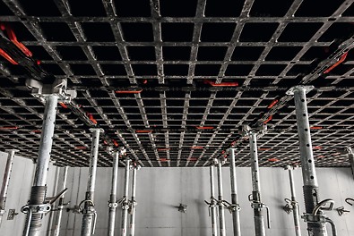 Durable & Robust All parts of the PEP Alpha slab prop are hot-dip galvanized. Robust and tested design according to DIN EN 1065.