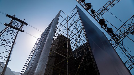 Благодаря удобству сборки, надежности и безопасности модульные леса PERI UP часто применяют в индустрии развлечений и мероприятий. 