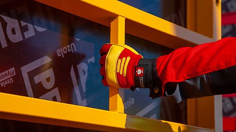 Монтажные ручки на щитах TRIO ST