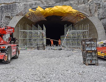 PERI UP Stillas/Reis - brukt i kombinasjon som armeringsstillas, adkomst og reis