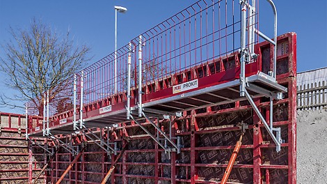 The MXK bracket system provides a high level of safety whilst requiring only a minimum of installation effort. The lightweight system components can be installed on the ground by hand.