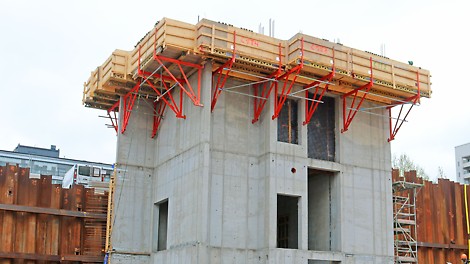 Uuden Lippulaivan kuilut kohoavat enimmillään 36 metrin korkeuteen.