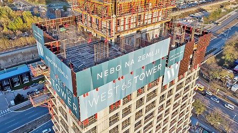 Primena RCS P zaštitnih panela omogućava bezbedan rad na velikoj visini, istovremeno štiteći osoblje od loših vremenskih prilika. <br/>Na taj način povećava produktivnost personala.