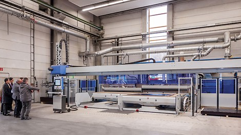 In spring 2014, a second state-of-the-art CNC machine began operations at the PERI formwork assembly facility in Weissenhorn. This significantly increases the cutting capacity.