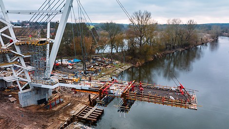 Budowa Kładki pieszo-rowerowa przez Wartę w miejscowości Owińska pod Poznaniem.