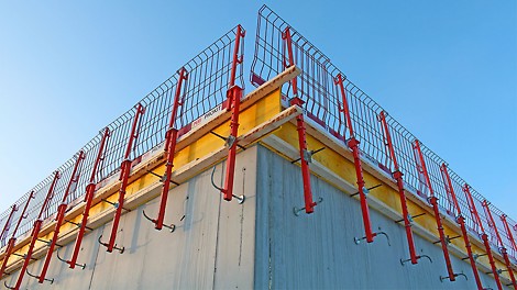 PROKIT-järjestelmä toimi suojakaiteena holvin avoimilla reunoilla.