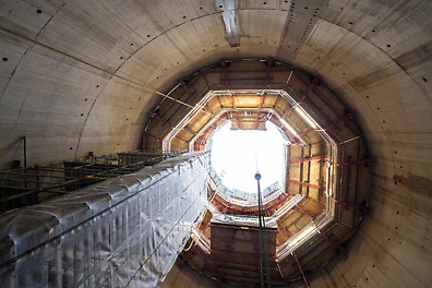 PERI climbing formwork was used for the secondary lining. 