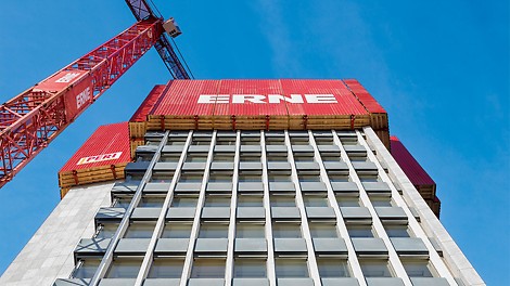 Demolition Syngenta High-Rise Building, Basel Thanks to the very effective sealing off, virtually nothing was seen or heard on the outside of the ongoing demolition work.
