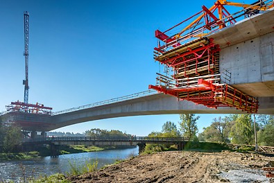 Cantilever forskalling i aktion | PERI Cantilever forskalling i aktion | PERI