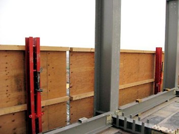 Foto all&#039;interno del cantiere: dettaglio del paramento RCS-P<br/> 