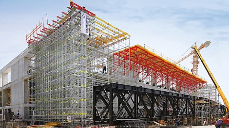 Sports arena Lora, Split, Croatia - The PERI solution served as both shoring and an assembly platform on which the enormous steel trusses of the roof construction were set down, assembled and moved into position.