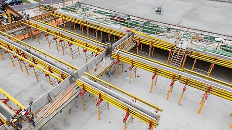 With the GARAGEDECK system, pre-assembled beam forms are set first to create a grid, which is then filled in as the slab formwork is set in place.