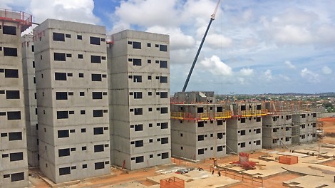 Unidades habitacionais em paredes de concreto executadas sistema de formas UNO, as formas garantem uma boa qualidade de acabamento, com concretagem diárias.<br/><br/>