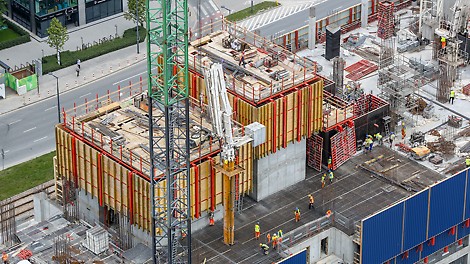 System ACS z wyprzedzeniem – wspinanie przy użyciu hydrauliki oraz pełne bezpieczeństwo podczas wykonywania robót.