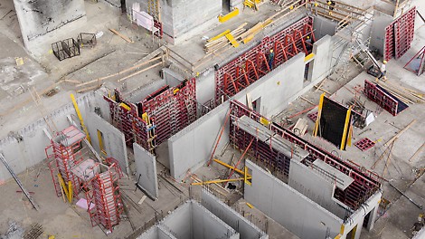 MAXIMO RAHMENSCHALUNG Ein auf die Projektanforderungen perfekt angepasstes Schalungskonzept und der PERI Baustellensupport sorgen auch bei komplizierten Grundrissen für schnelle Schalzeiten.