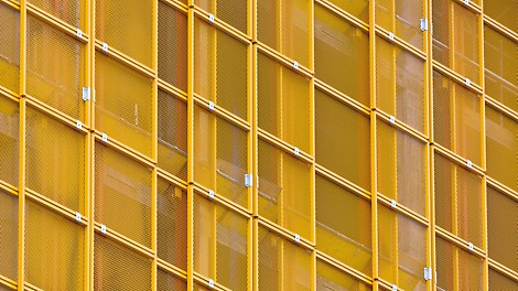 Die Gitterelemente sind teleskopierbar angeordnet und lassen sich damit dem Grundriss sehr variabel anpassen.<br/>