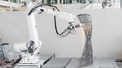 &lt;p&gt;PERI i Silka su se uključili u ETH spin-off MESH AG. MESH AG je razvila prvu roboterom podržanu tehnologiju na svetu za efikasnu i ekonomičnu proizvodnju složenih čelično-betonskih elemenata bez upotrebe oplata.&lt;/p&gt;<br/>
