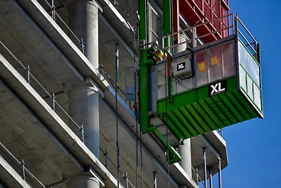 Increase safety and productivity with the XL hoist, designed and operated by XL Industries in collaboration with PERI UK.