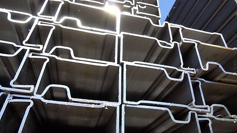 Щиты опалубки TRIO ST изготавливаются из профиля, который признан одним из лучших в России. Он точно соответствует требованиям компании PERI. Этот профиль изготавливается из штрипса из травленой стали. Это обеспечивает лучшую адгезию лакокрасочного покрытия.