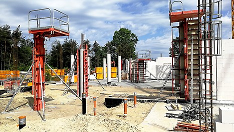 W trakcie budowy wykorzystano trzy rodzaje form słupowych dostępnych w PERI Polska