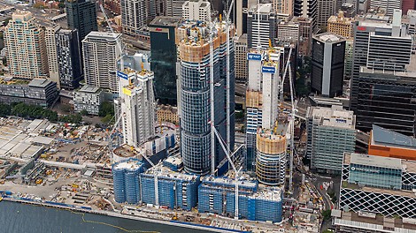 Increases productivity due to complete enclosure with tailor-made screen system and efficient hydraulic climbing solution, adapted to site requirements.