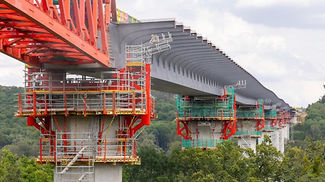 Der Ingenieurbau umfasst den Hochhausbau, Brückenbau, Tunnelbau und Wasserbau.